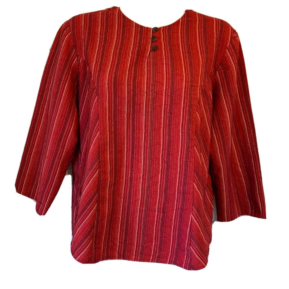 BlackBerry’s red top. XL. Pretty red color for holidays